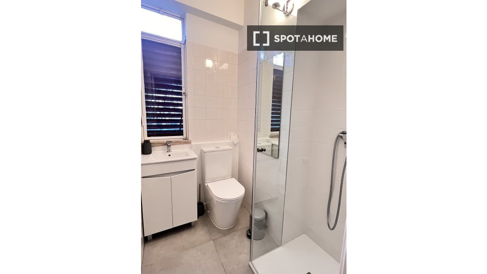 Double room Lisbon, 6 beds — photo 1