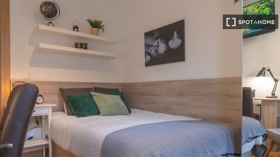 Double room Madrid, 11 beds — photo 15