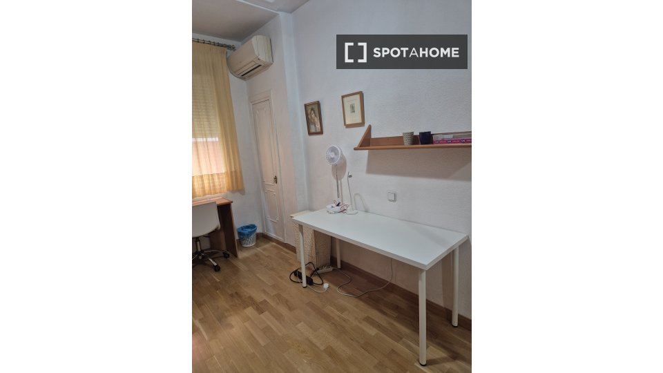 Double room Madrid, 4 beds, 120m² — photo 58