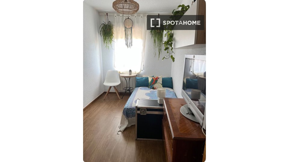 Double room Madrid, 3 beds — photo 6