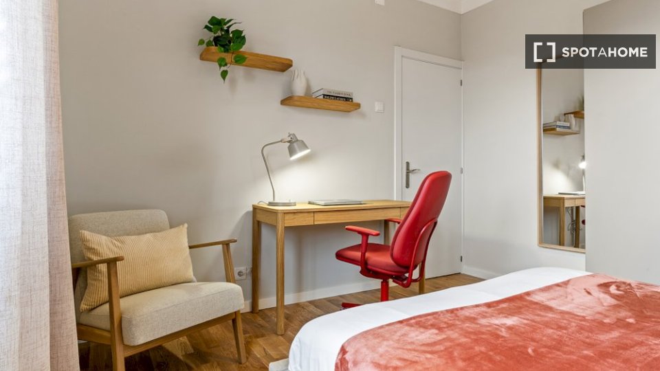 Double room Lisbon, 4 beds — photo 4