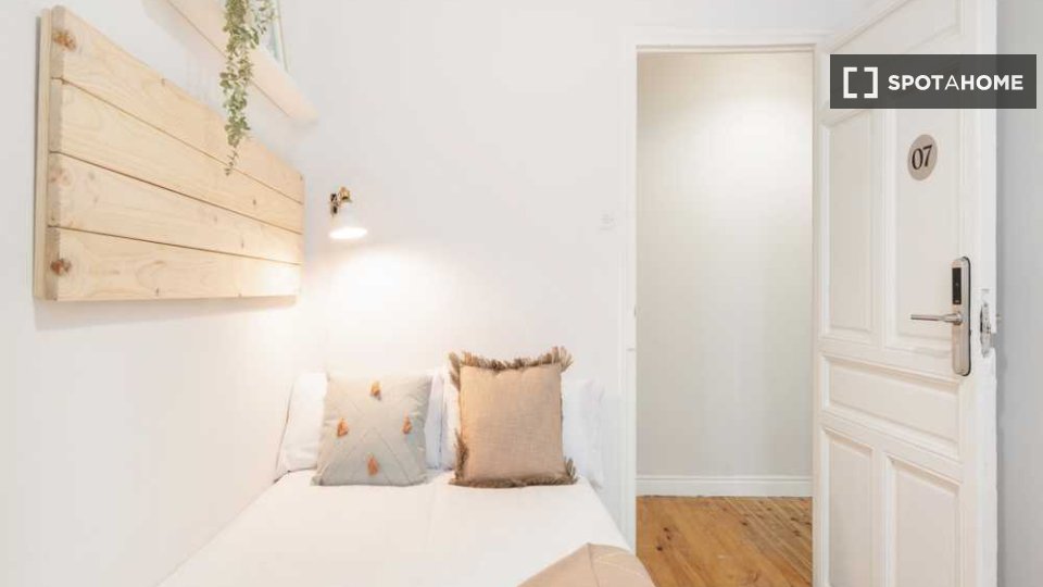 Double room Madrid, 7 beds — photo 7