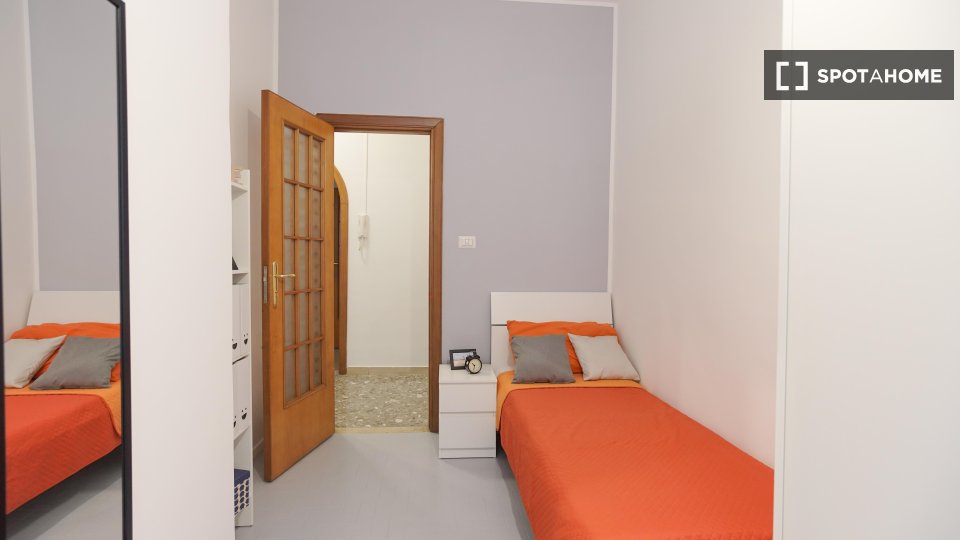 Double room Naples, 5 beds — photo 2