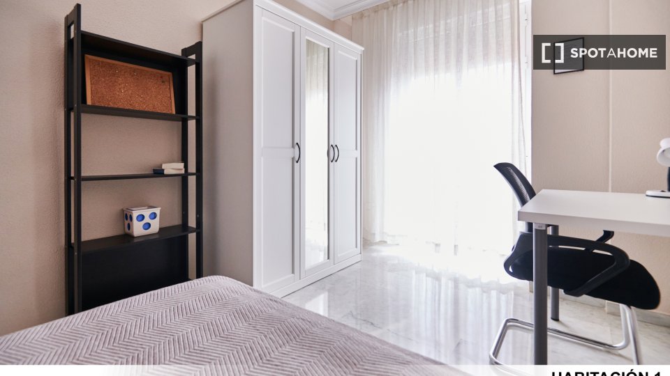 Double room Seville, 4 beds — photo 7