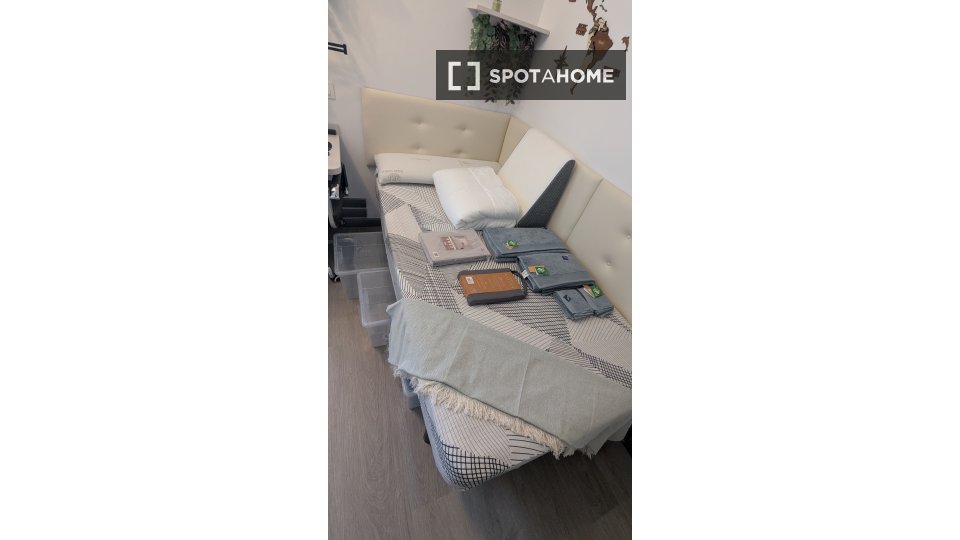 Apartment mono Madrid, 16m² — photo 1