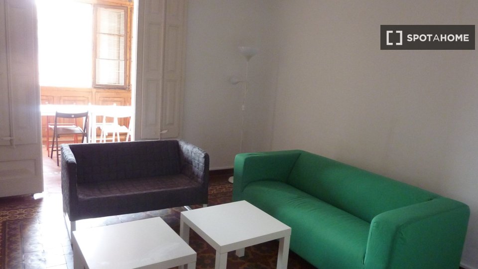 Double room Barcelona, 5 beds, 100m² — photo 15