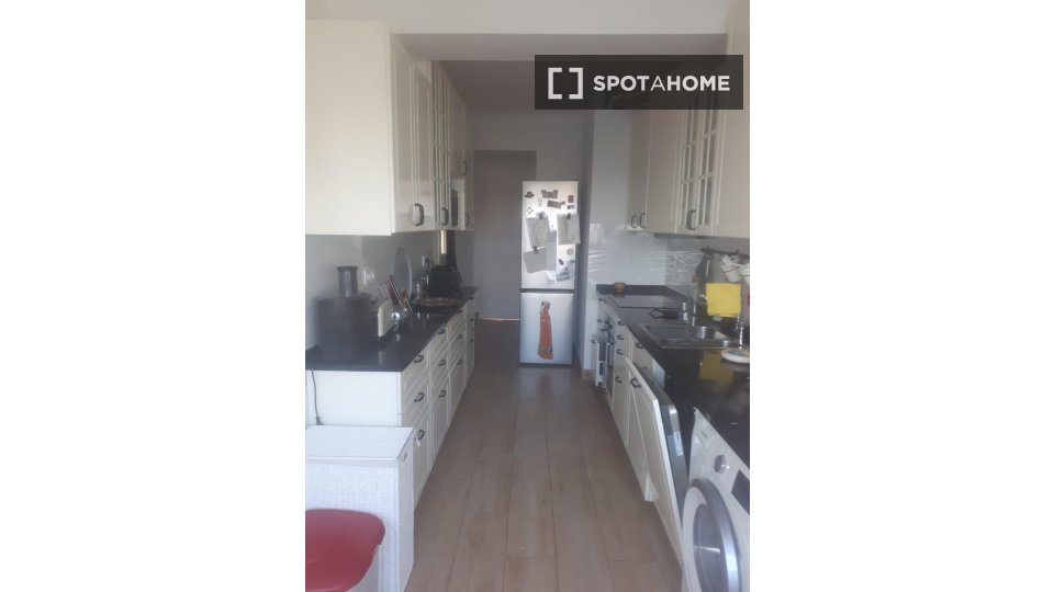 Double room Lisbon, 2 beds — photo 8