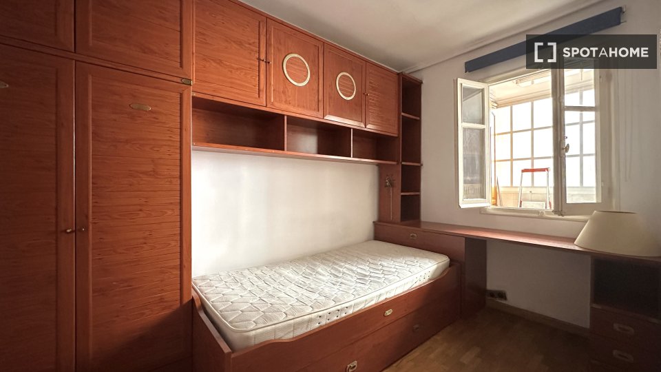 Double room Valencia, 3 beds, 90m² — photo 7