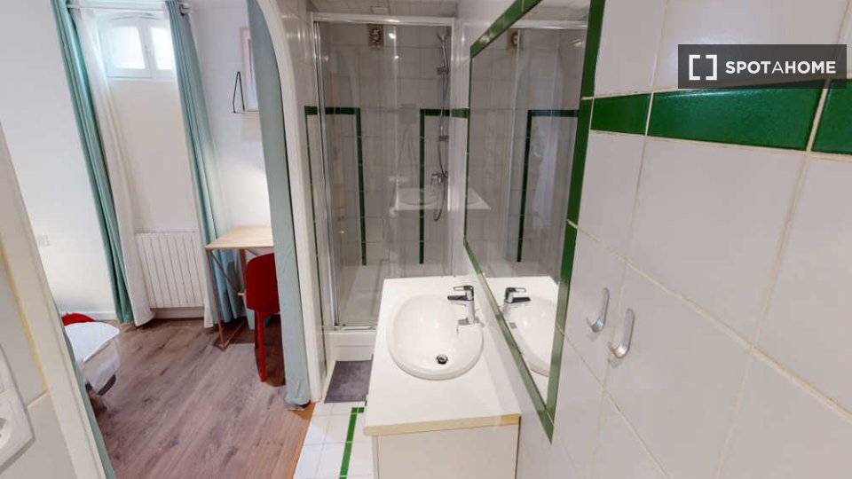 Double room Paris, 7 beds, 180m² — photo 29