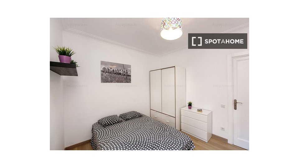 Double room Barcelona, 10 beds — photo 21