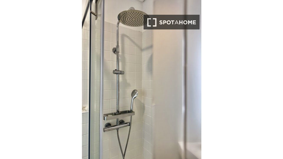 Apartment mono Lisbon, 47m² — photo 19
