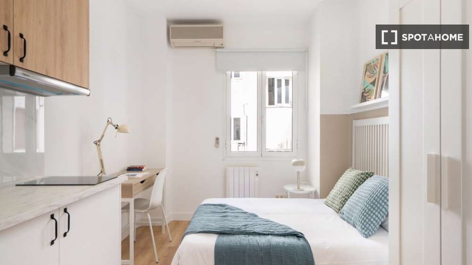 Double room Madrid, 8 beds — photo 5