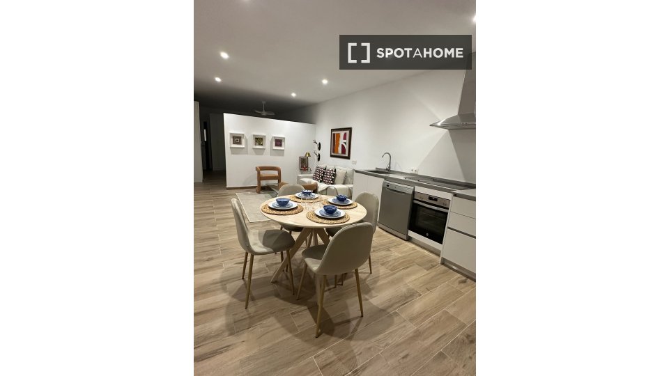 Apartment Seville, 1 bed, 67m² — photo 31