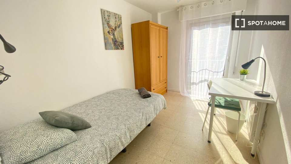 Double room Madrid, 5 beds — photo 4