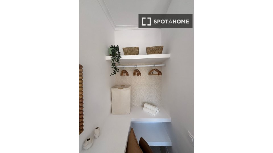 Double room Barcelona, 4 beds, 70m² — photo 15