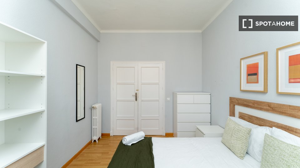 Double room Madrid, 5 beds — photo 31