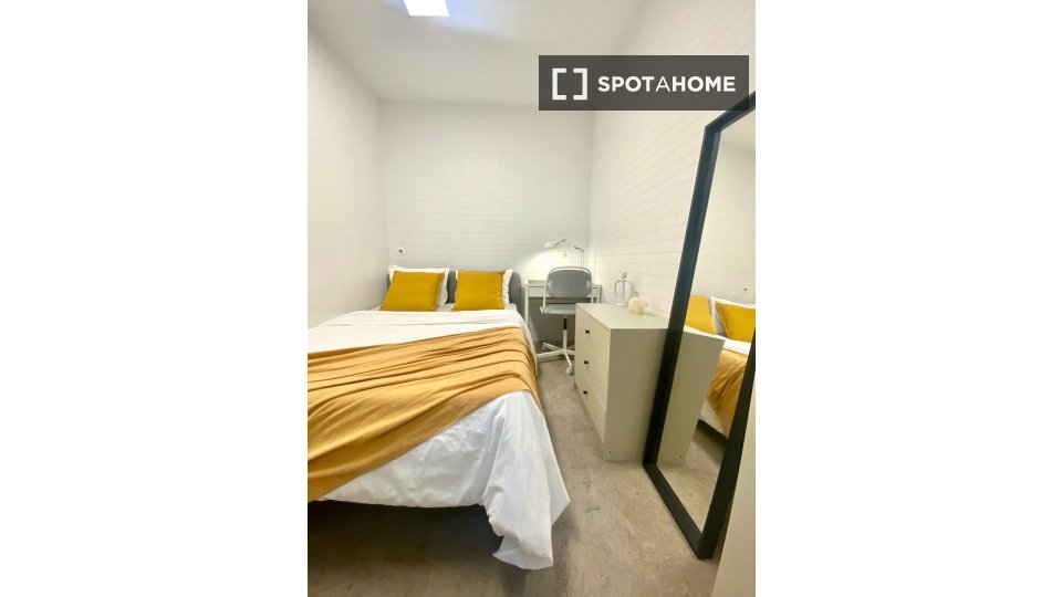 Double room Madrid, 5 beds — photo 16