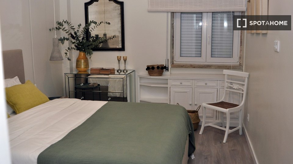 Apartment Lisbon, 2 beds, 90m² — photo 13