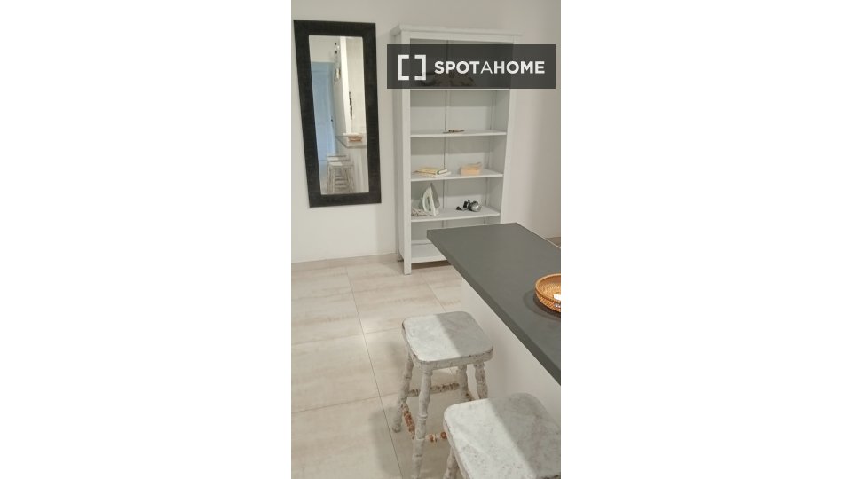 Double room Santa_Cruz_De_Tenerife, 3 beds, 75m² — photo 20