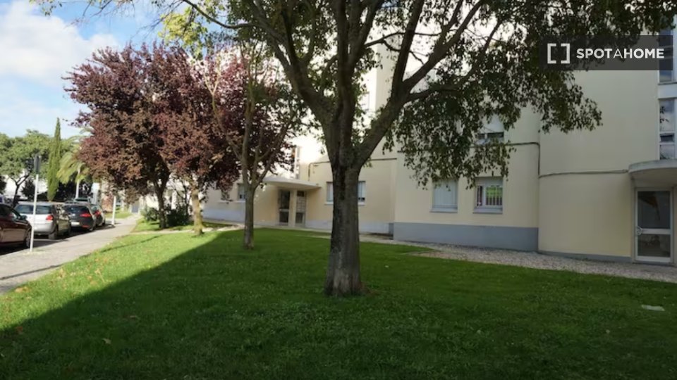 Double room Lisbon, 4 beds, 80m² — photo 6