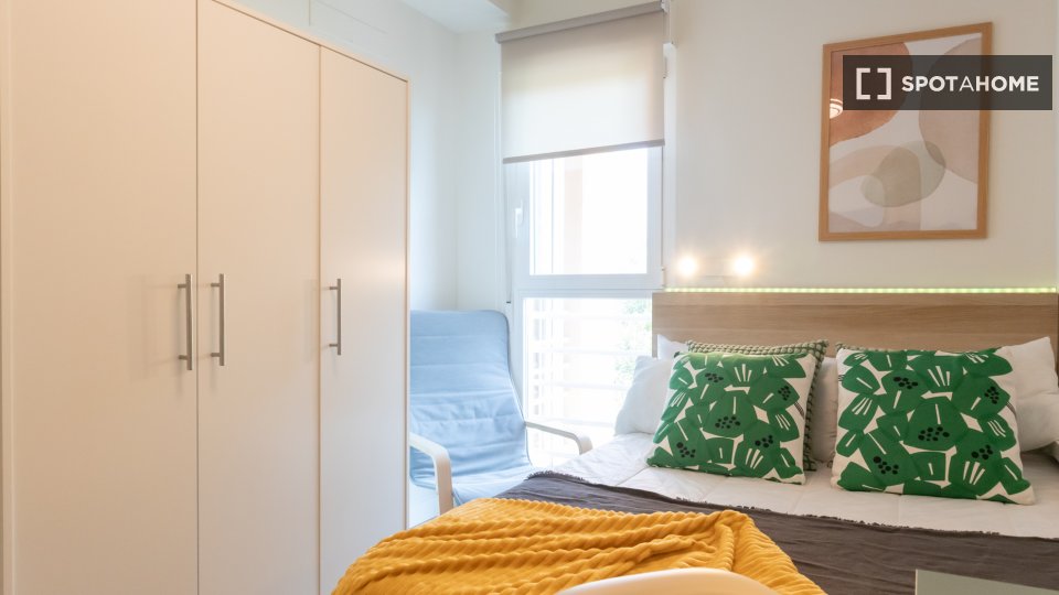 Double room Madrid, 6 beds, 200m² — photo 12