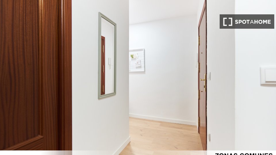 Double room Seville, 3 beds — photo 8