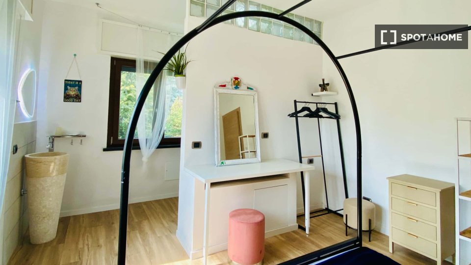 Double room Milan, 1 bed — photo 11