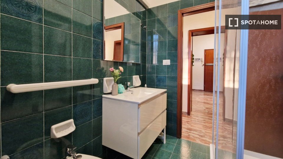 Double room Bologna, 3 beds — photo 4