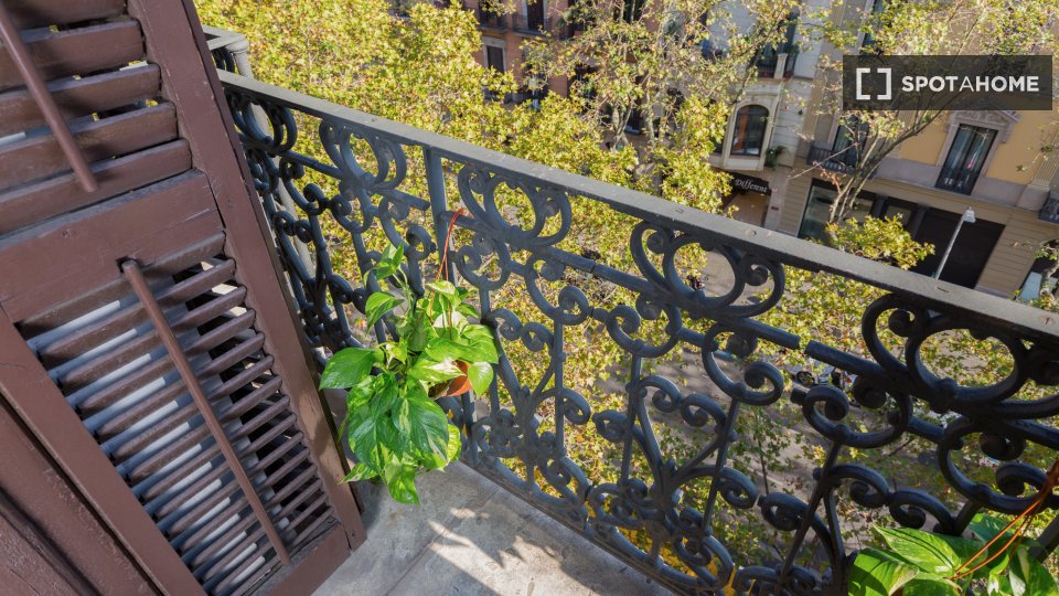 Double room Barcelona, 9 beds, 175m² — photo 3