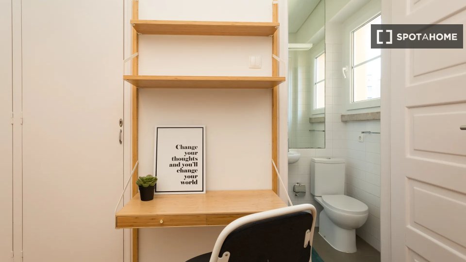 Double room Lisbon, 6 beds — photo 3