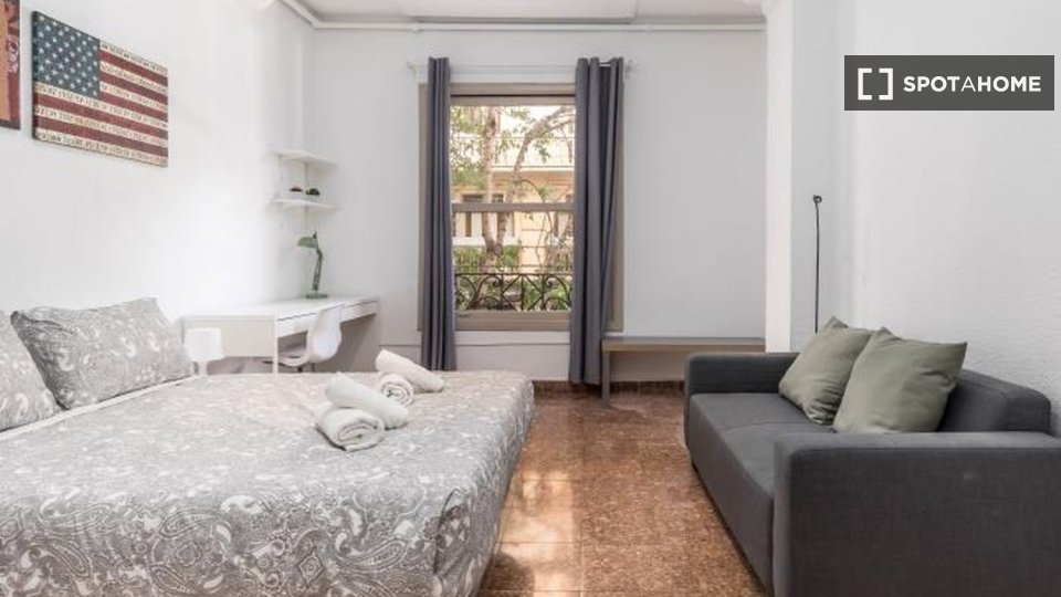 Habitación doble Valencia, 8 habitaciones — foto 6