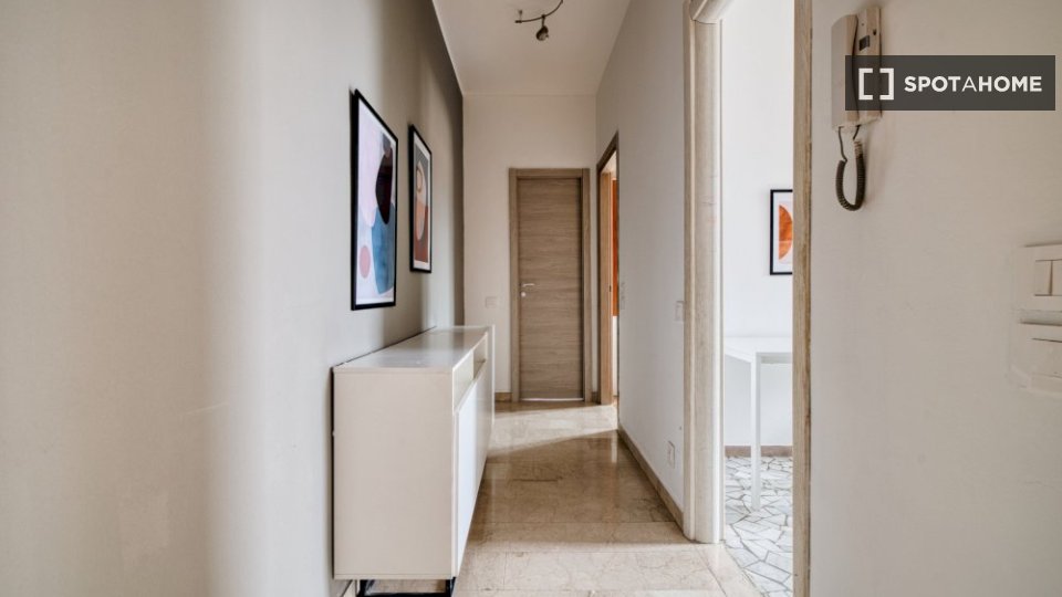 Double room Milan, 2 beds — photo 17