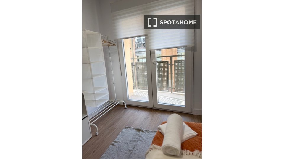 Double room Madrid, 8 beds, 170m² — photo 15
