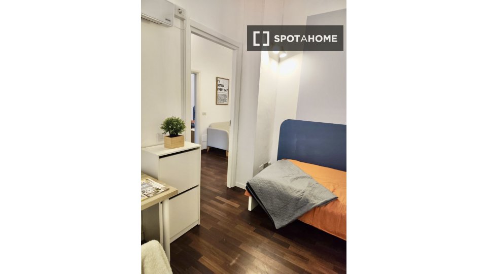 Double room Bologna, 3 beds — photo 20