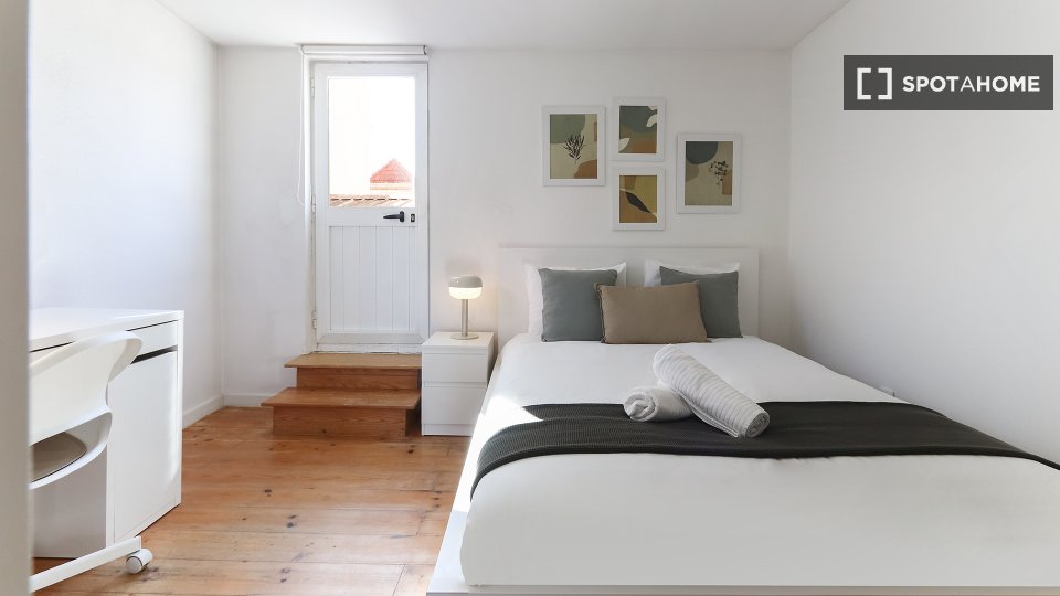 Double room Lisbon, 6 beds — photo 12
