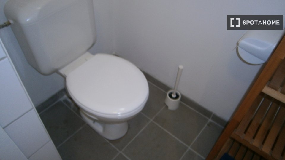 Double room Brussels, 2 beds, 35m² — photo 5
