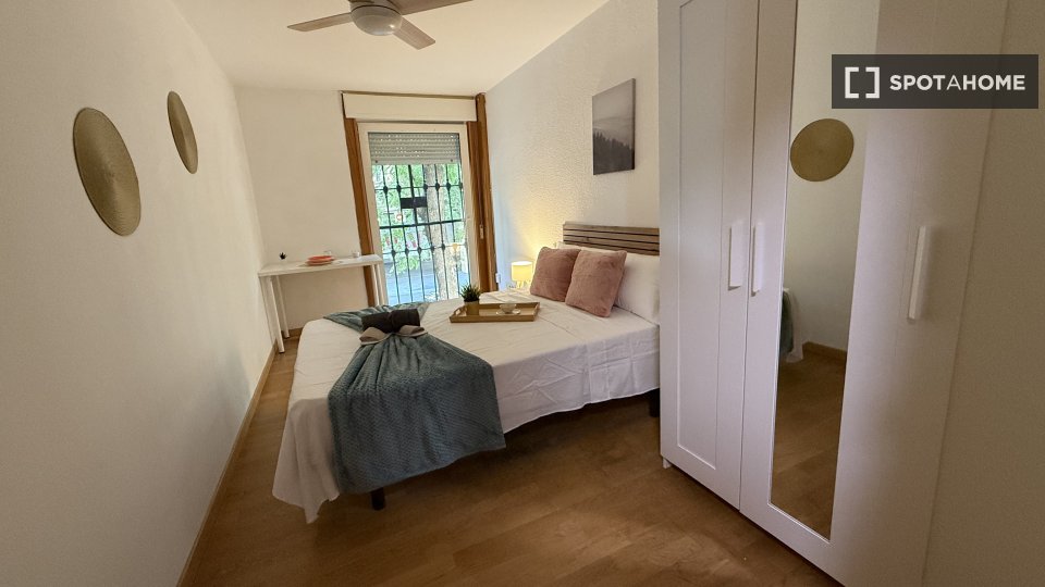 Double room Madrid, 6 beds — photo 6
