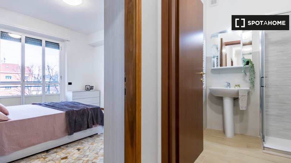 Double room Milan, 5 beds — photo 6