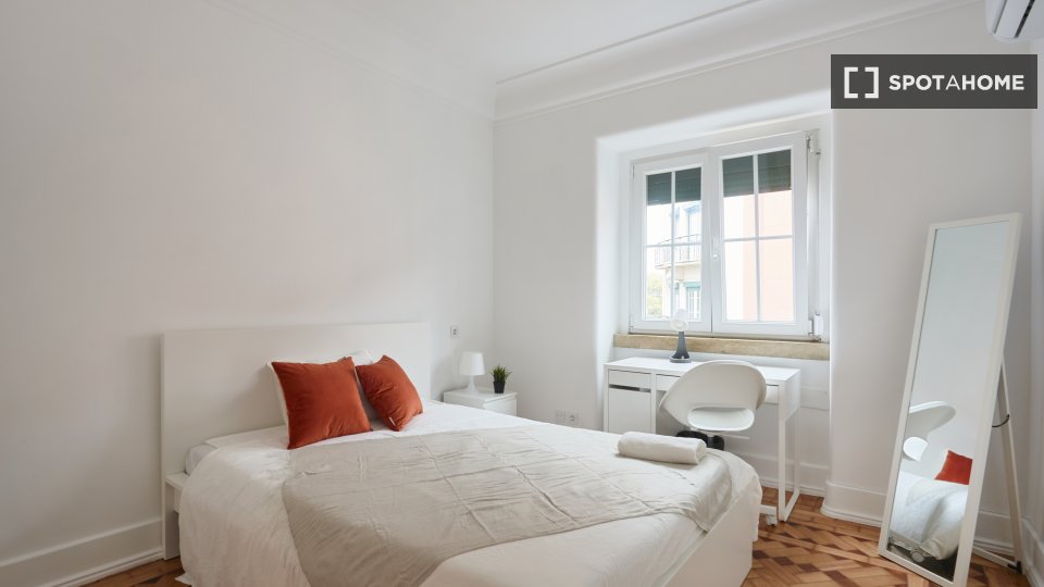 Double room Lisbon, 6 beds — photo 1