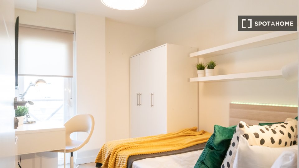 Double room Madrid, 6 beds, 200m² — photo 22