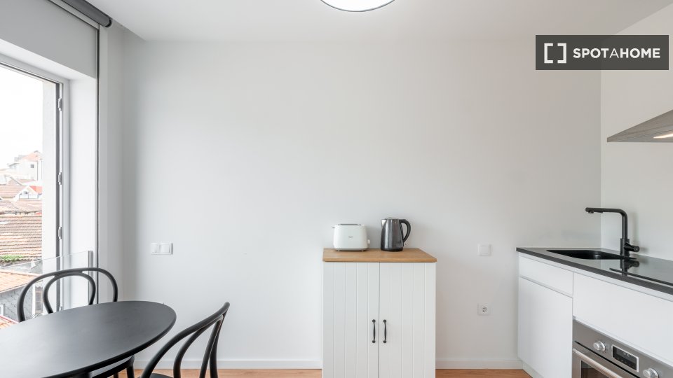 Apartment Porto, 1 bed, 64m² — photo 7
