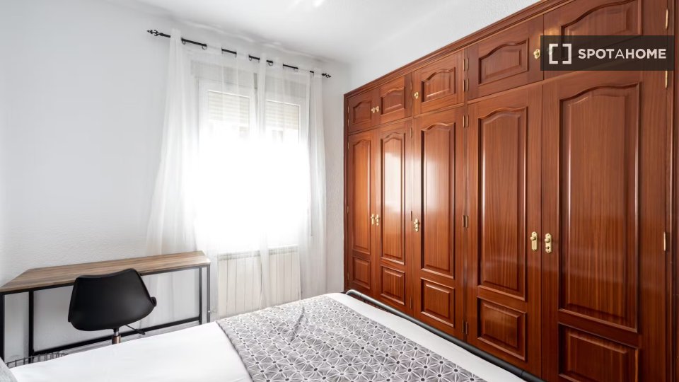 Double room Madrid, 4 beds, 99m² — photo 15