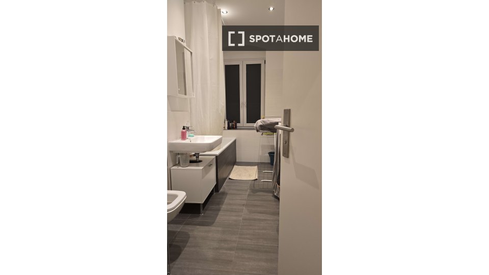 Double room Berlin, 4 beds, 9m² — photo 3
