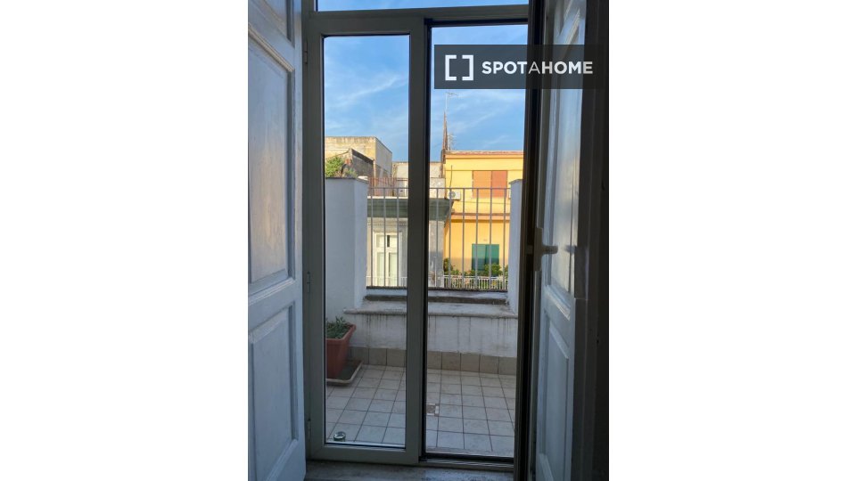 Double room Naples, 3 beds — photo 13