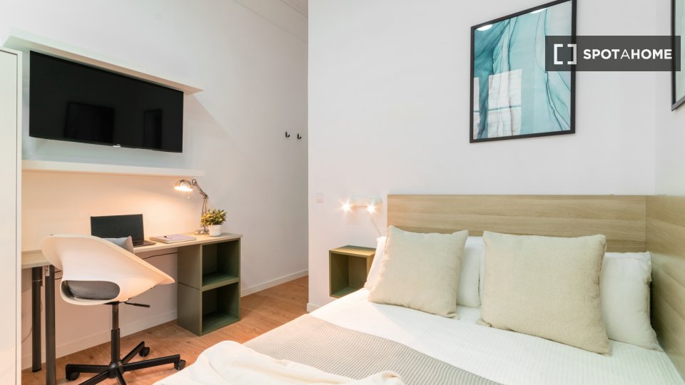 Double room Barcelona, 9 beds, 285m² — photo 8