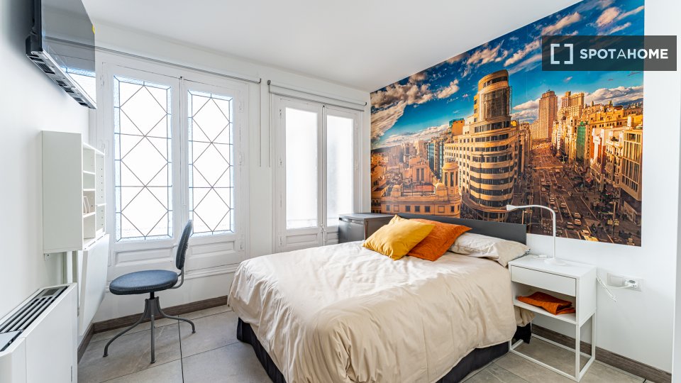 Double room Madrid, 18 beds, 450m² — photo 4