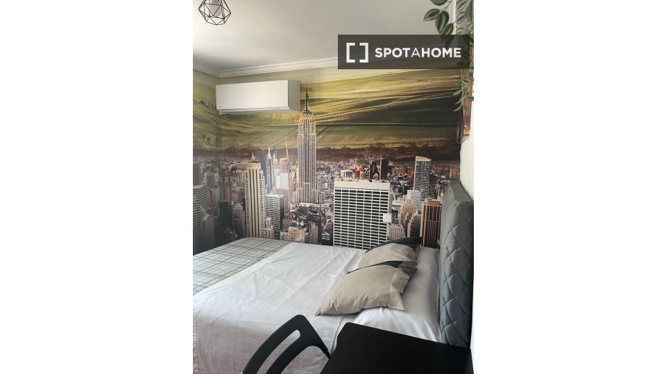 Double room Madrid, 3 beds — photo 22