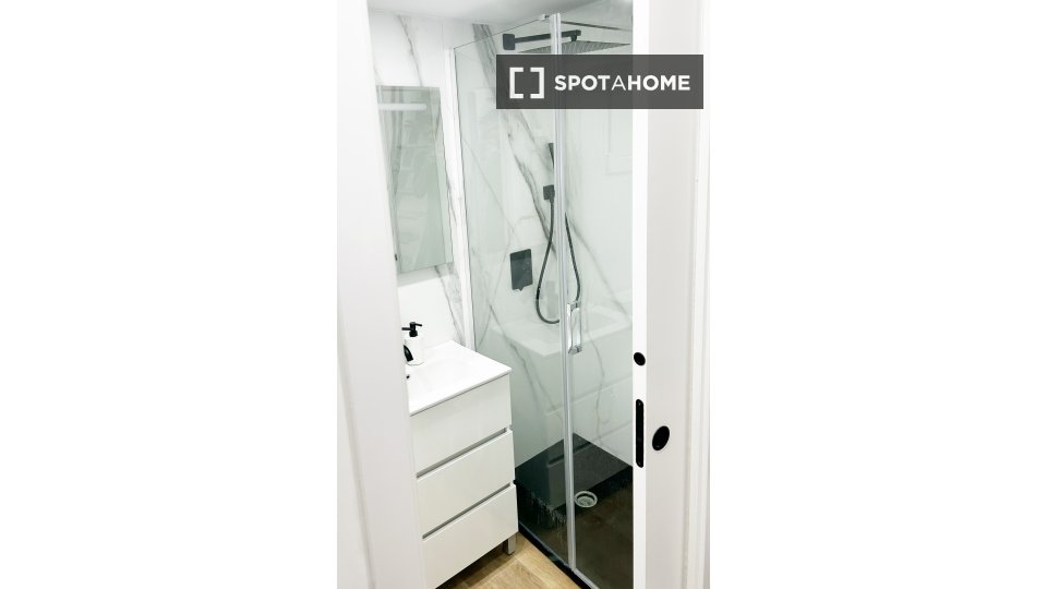 Double room Barcelona, 6 beds, 150m² — photo 15