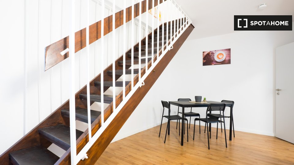 Double room Dusseldorf, 4 beds — photo 11