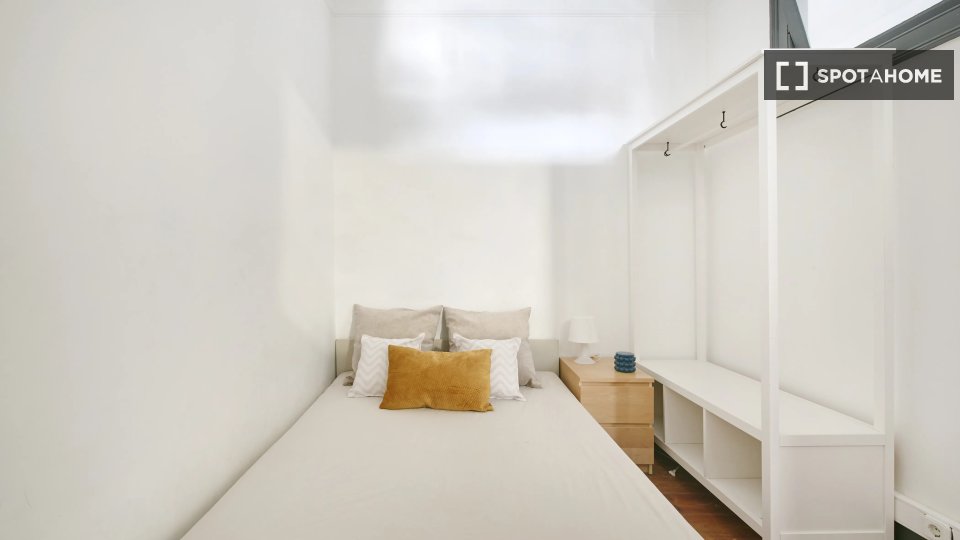 Double room Lisbon, 6 beds — photo 2
